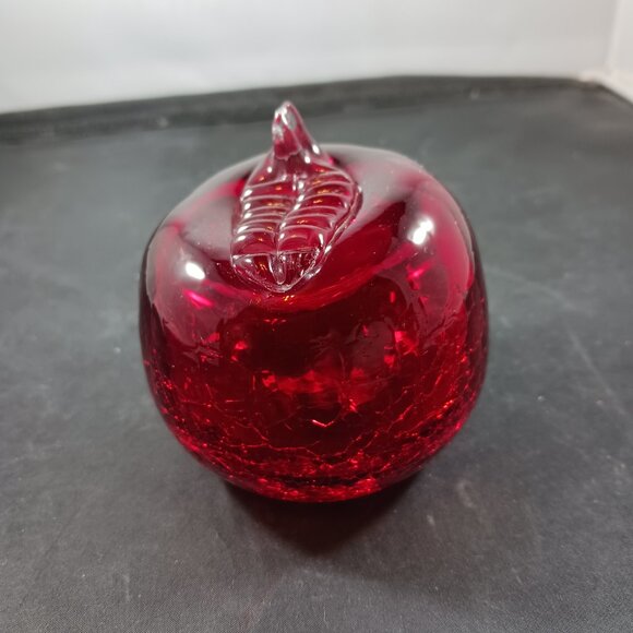 Vintage 90's Crackle Art Glass Red Apple Paperweight - Picture 4 of 7